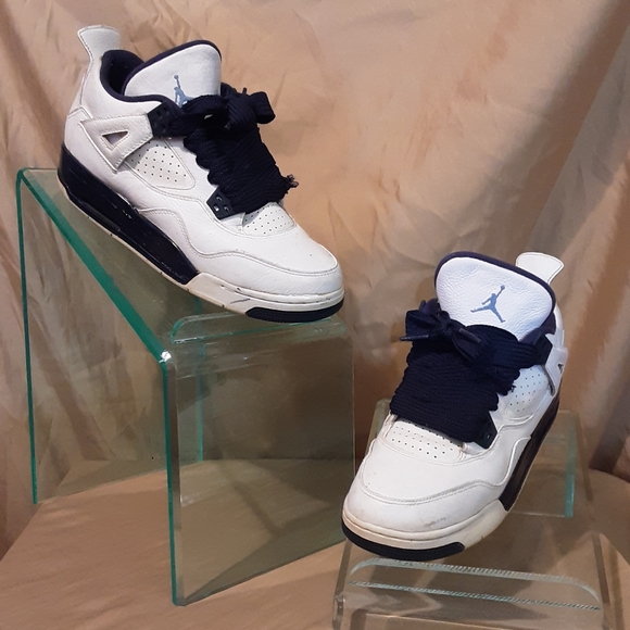 Shoes - Picture 3 of 5